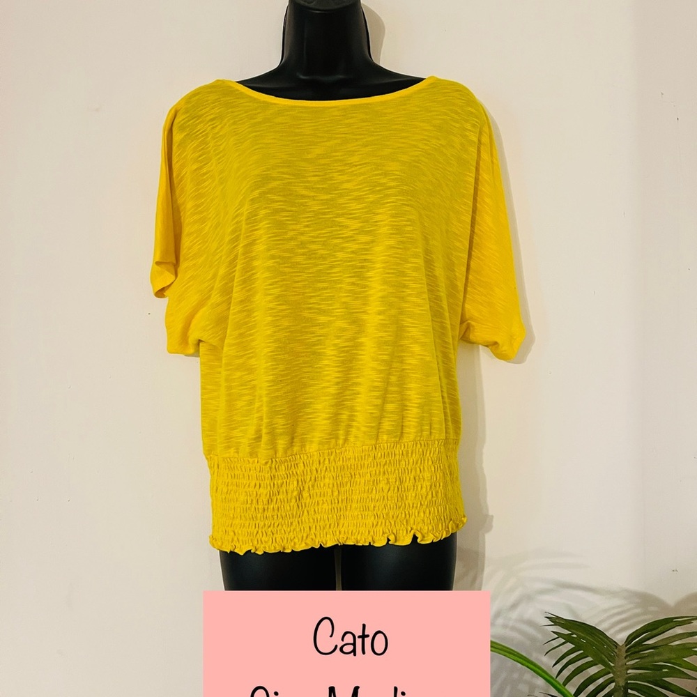 Cato yellow top with fitted waist area, loose fitting above waist size Medium
